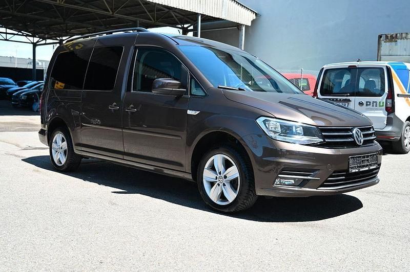 Braun Gebraucht 2016 VW Caddy Maxi Comfortline Van / Kleinbus | 18.900 € (Etwas zu teuer) - Bild 1/4