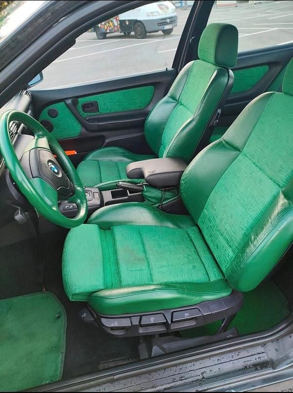 Schwarz Gebraucht 1994 BMW 316 Sport Line Coupé | 1.899 € - Bild 1/4