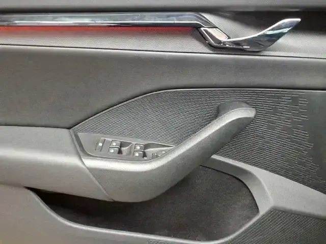 Gebraucht Skoda Octavia Ambition 150 PS (110 kW) 2021 Blackmagic perleffekt Kombi