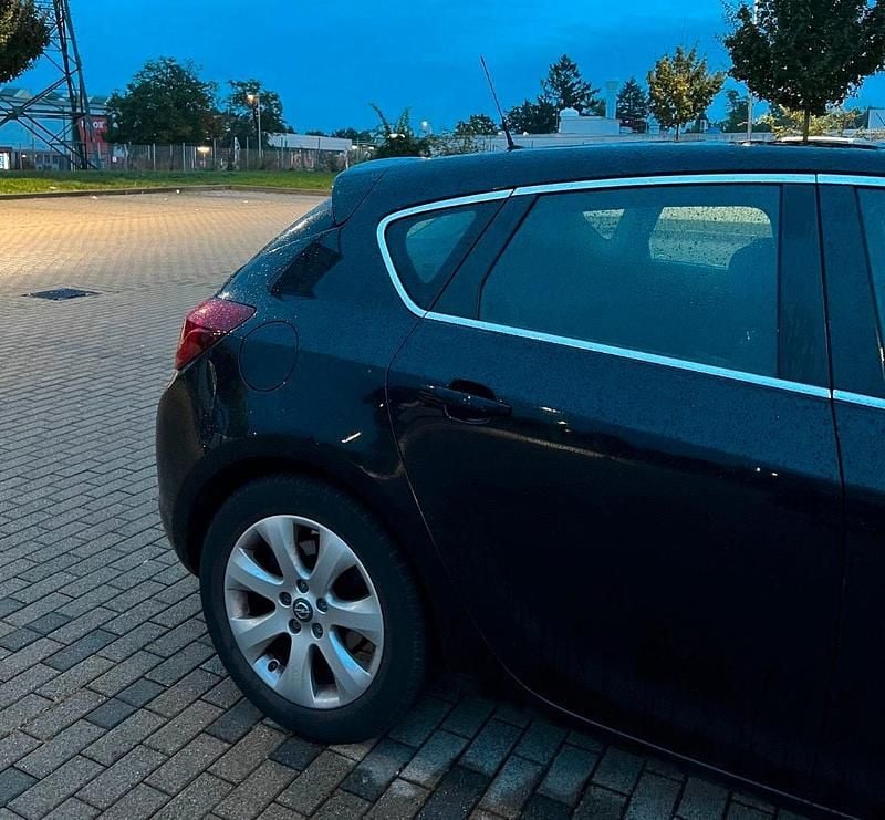 Usata Opel Astra 2012 Nero Berlina