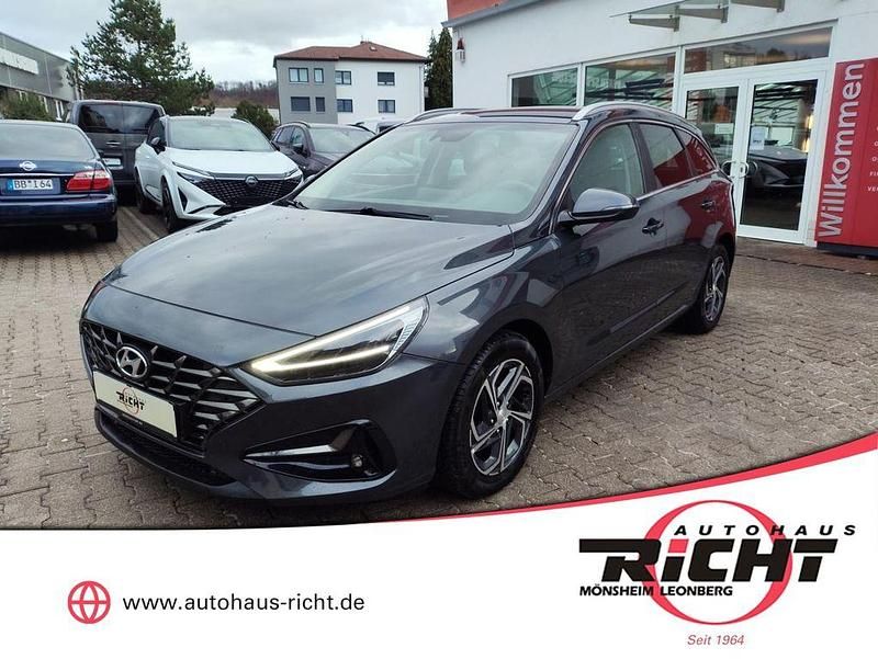 Grau Gebraucht 2023 Hyundai i30 Kombi | 17.180 € (Guter Preis) - Bild 1/4