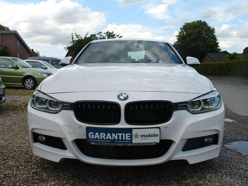 Gebraucht BMW 318 M Sport 136 PS (100 kW) 2017 Alpinweiss 3 Limousine