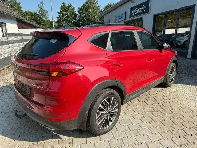 Gebraucht Hyundai Tucson Trend 177 PS (130 kW) 2020 Rot SUV