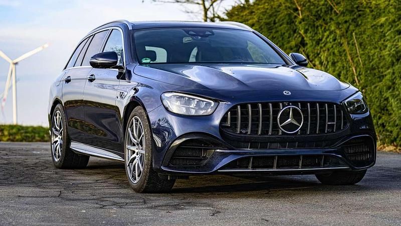 Blau Gebraucht 2022 Mercedes E63S AMG AMG Kombi | 74.900 € - Bild 1/4