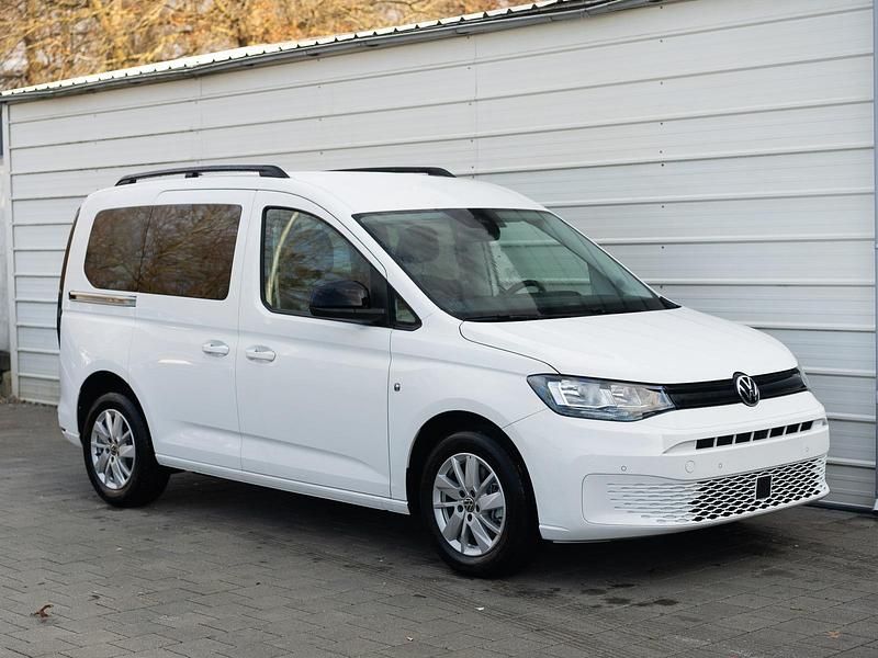 Neu VW Caddy 114 PS (83 kW) 2025 Candyweiß Van / Kleinbus