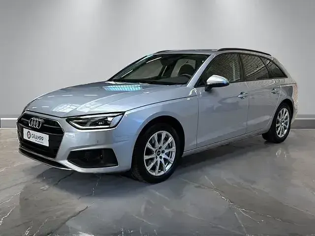 Używany Audi A4 Basis 204 KM (150 kW) 2023 Srebrny Kombi