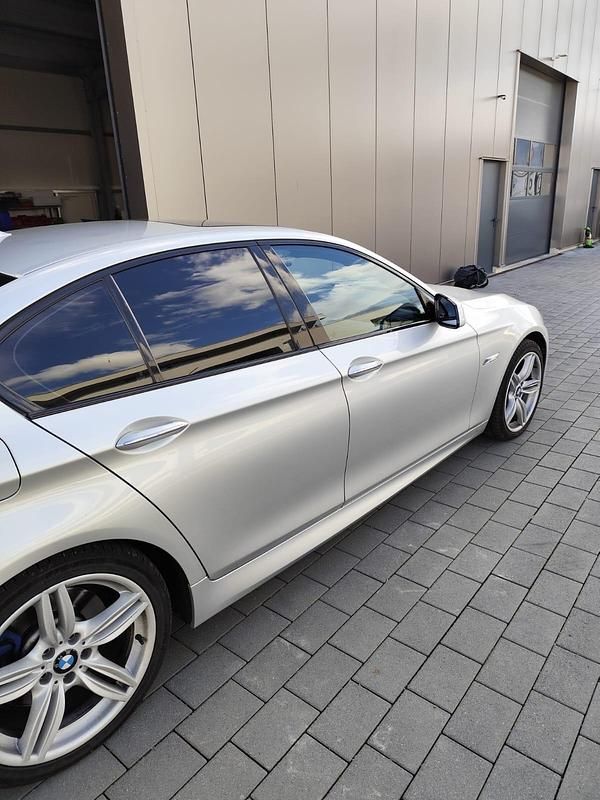 Grau Gebraucht 2012 BMW 535 Limousine | 16.000 € (Guter Preis) - Bild 1/4