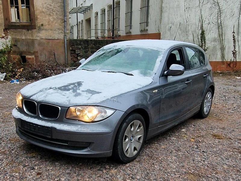 Gebraucht BMW 120 140 PS (102 kW) 2011 Grau Kleinwagen