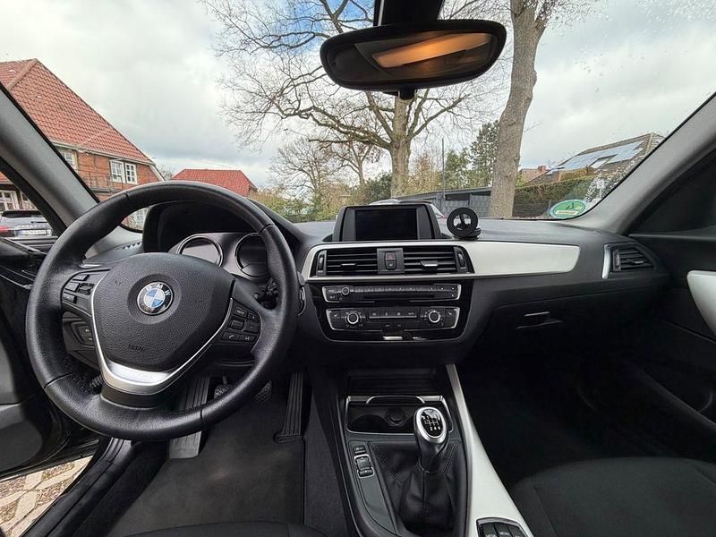 Gebraucht BMW 118 Advantage 136 PS (100 kW) 2018 Schwarz Kleinwagen
