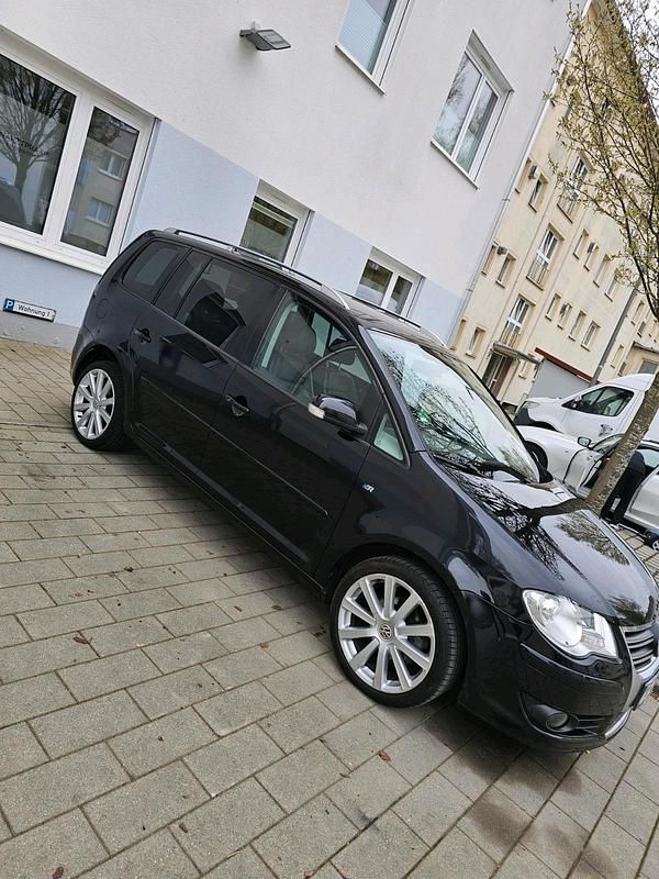 Second-hand VW Caddy 140 CP (102 kW) 2008 Negru Monovolum