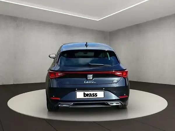 Gebraucht Seat Leon FR 131 PS (96 kW) 2021 Midnight schwarz metallic Limousine