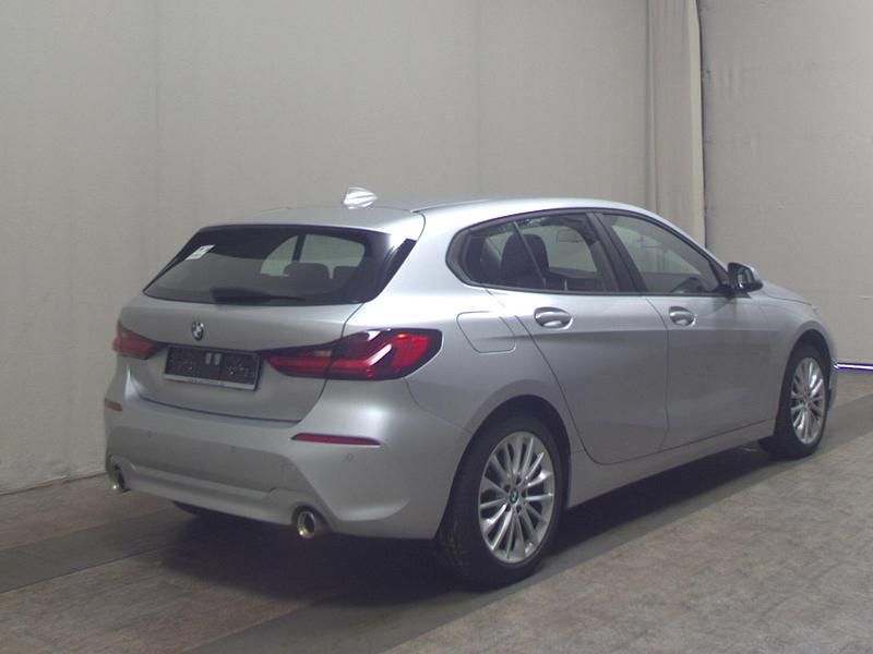 Gebraucht BMW 118 Advantage 150 PS (110 kW) 2021 Silber Kleinwagen