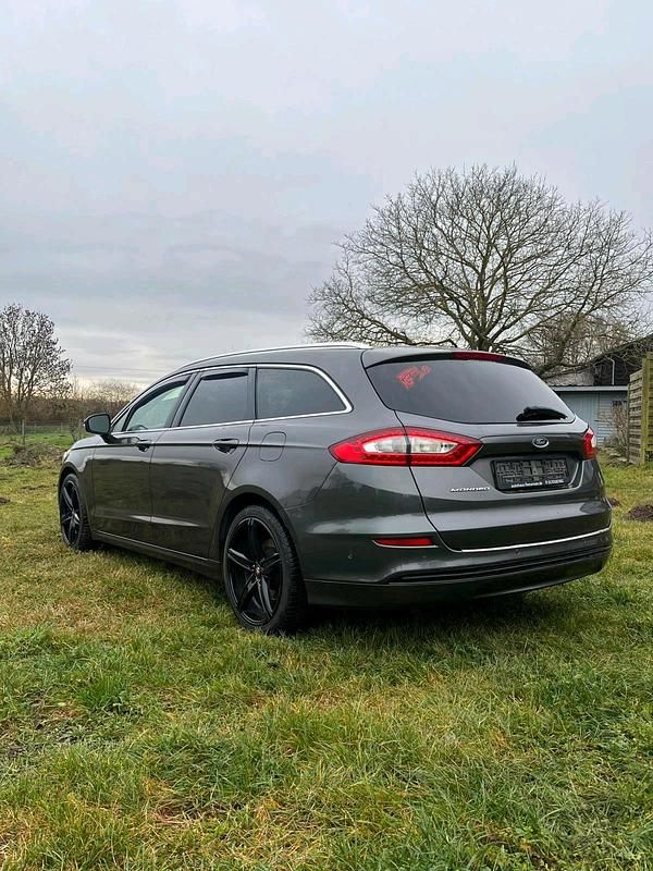 Gebraucht Ford Mondeo 150 PS (110 kW) 2016 Grau Kombi