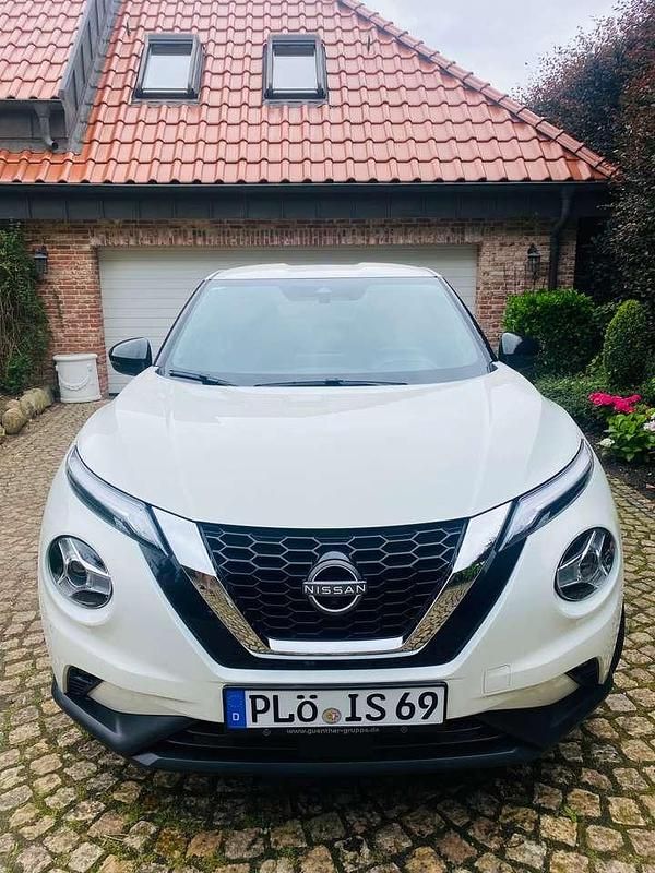 Weiß Gebraucht 2023 Nissan Juke N-Connecta SUV | 20.500 € (Fairer Preis) - Bild 1/4