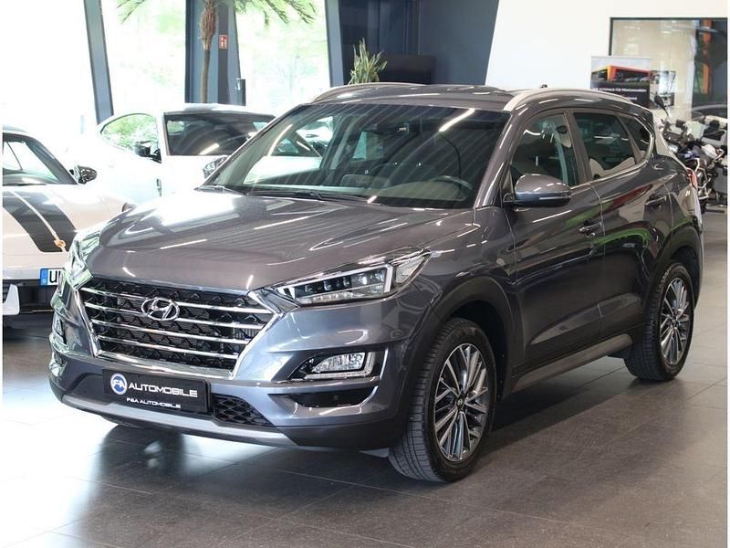 Grau Gebraucht 2019 Hyundai Tucson Style SUV | 22.390 € (Fairer Preis) - Bild 1/4