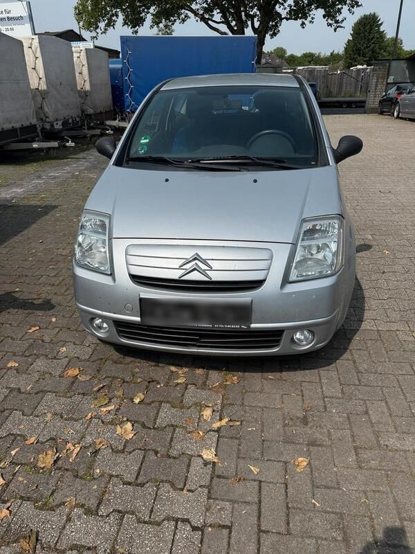 Grau Gebraucht 2007 Citroën C2 Kleinwagen | 1.100 € (Guter Preis) - Bild 1/4