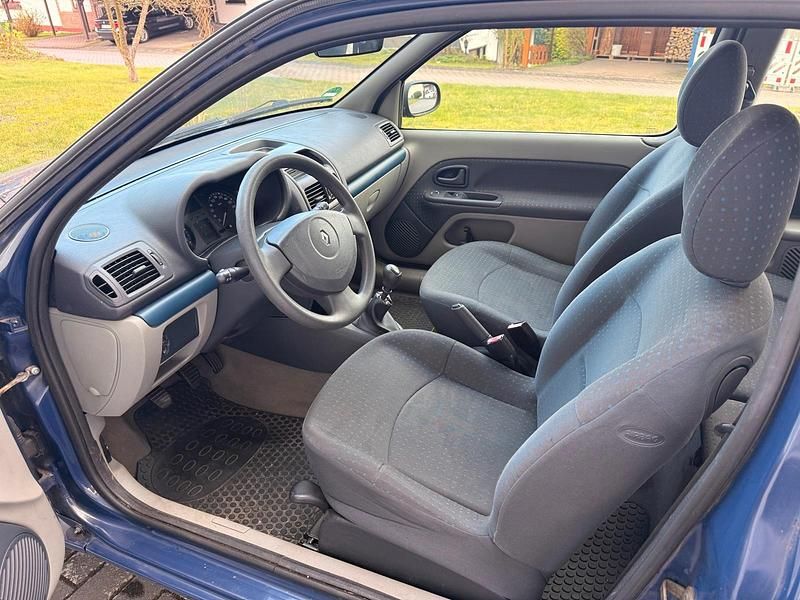 Gebraucht Renault Clio II 58 PS (42 kW) 2004 Blau Kleinwagen