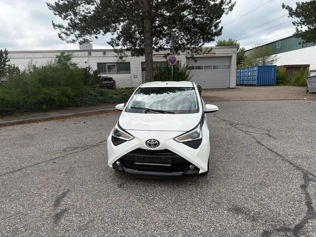 Gebraucht Toyota Aygo X-play 72 PS (52 kW) 2019 Weiß Kleinwagen