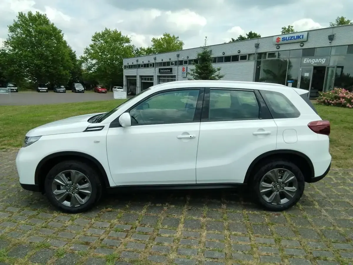 Neu Suzuki Vitara Club 110 PS (80 kW) 2026 Weiß SUV