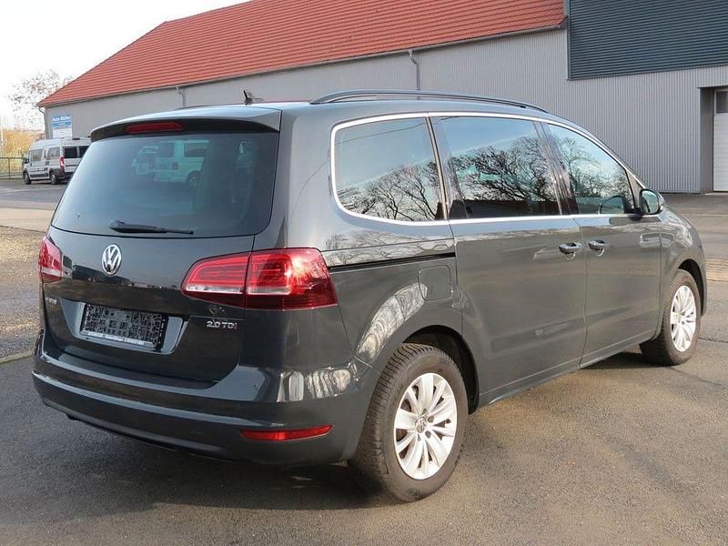 Gebraucht VW Sharan Comfortline 184 PS (135 kW) 2015 Grau Van / Kleinbus