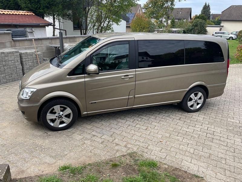 Beige Gebraucht 2011 Mercedes Viano Edition Van / Kleinbus | 14.200 € (Fairer Preis) - Bild 1/1