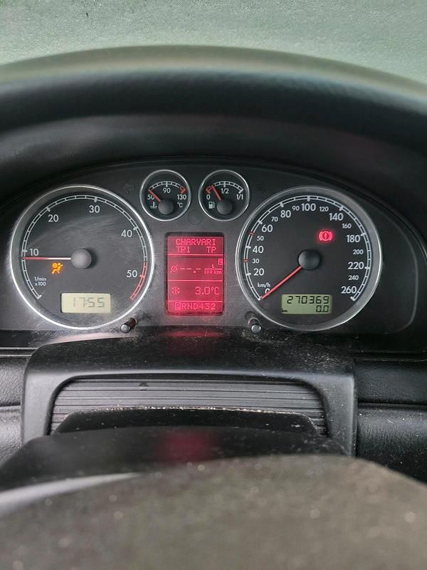 Gebraucht VW Passat 131 PS (96 kW) 2003 Silber Kombi