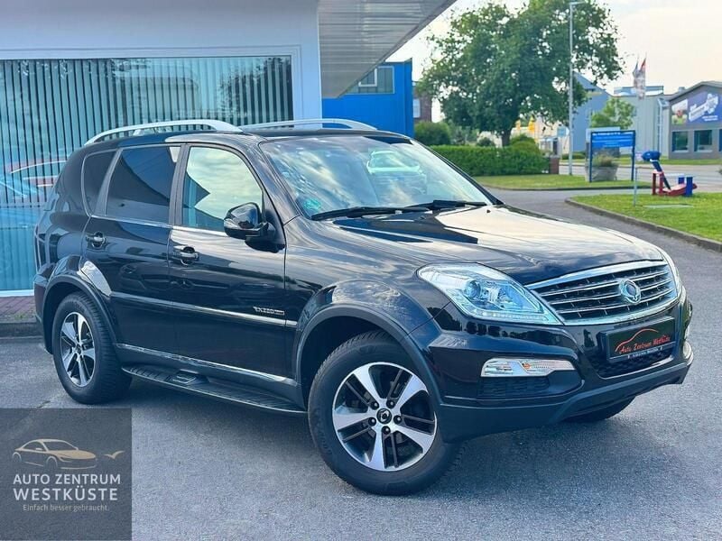 Schwarz Gebraucht 2017 Ssangyong Rexton SUV | 19.975 € (Fairer Preis) - Bild 1/4