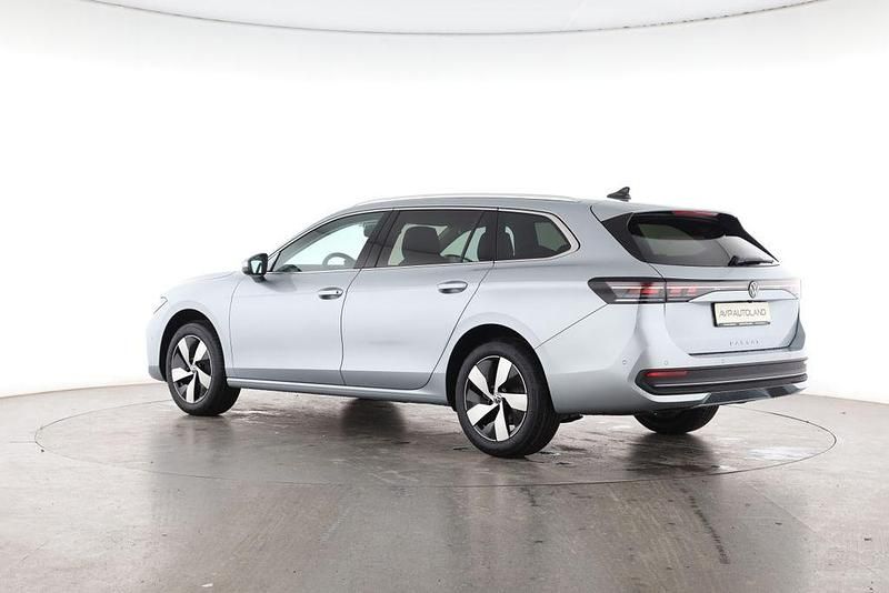 Neu VW Passat Business 150 PS (110 kW) 2025 Silber Limousine