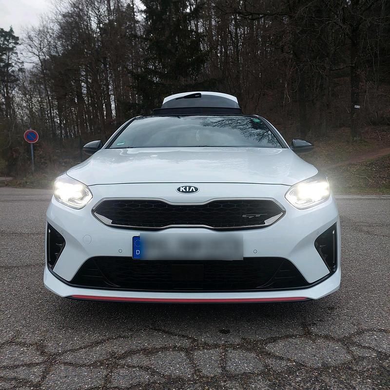 Weiß Gebraucht 2021 Kia ProCeed Kleinwagen | 20.200 € (Superpreis) - Bild 1/4