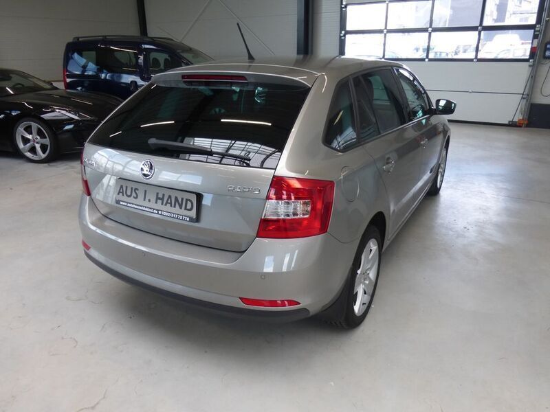 Gebraucht Skoda Rapid Drive 122 PS (89 kW) 2014 Grau Kombi