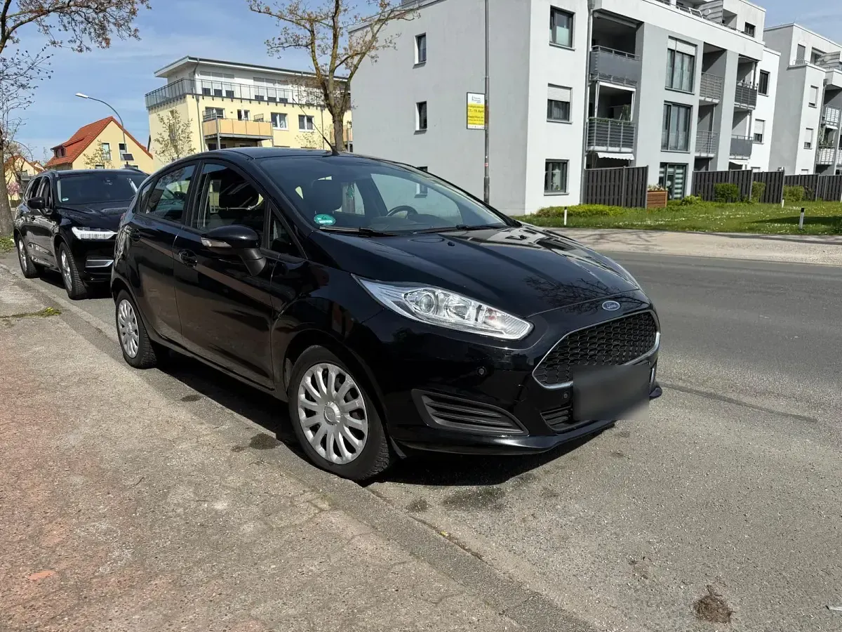 Gebraucht Ford Fiesta 109 PS (80 kW) 2016 Schwarz Kleinwagen
