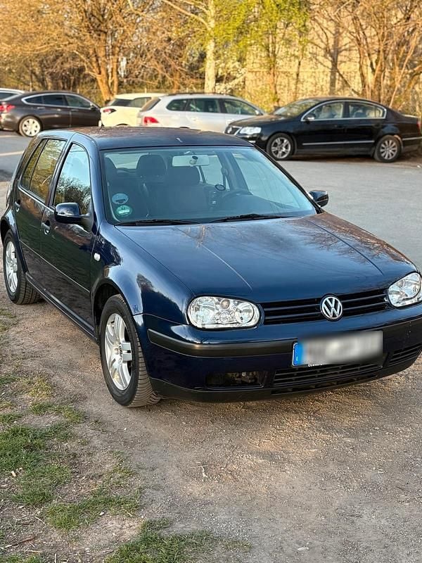 Blau Gebraucht 2001 VW Golf IV Limousine | 900 € (Superpreis) - Bild 1/2