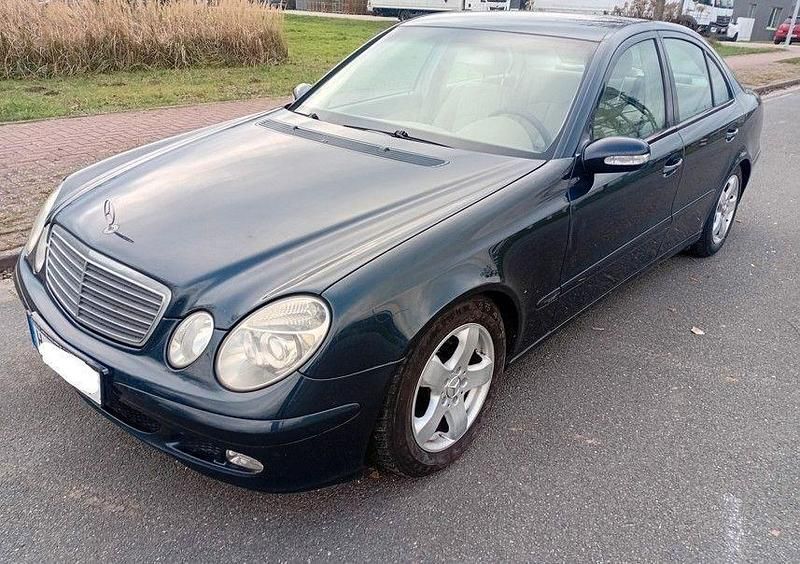Gebraucht Mercedes E240 Elegance 177 PS (130 kW) 2002 Schwarz Limousine