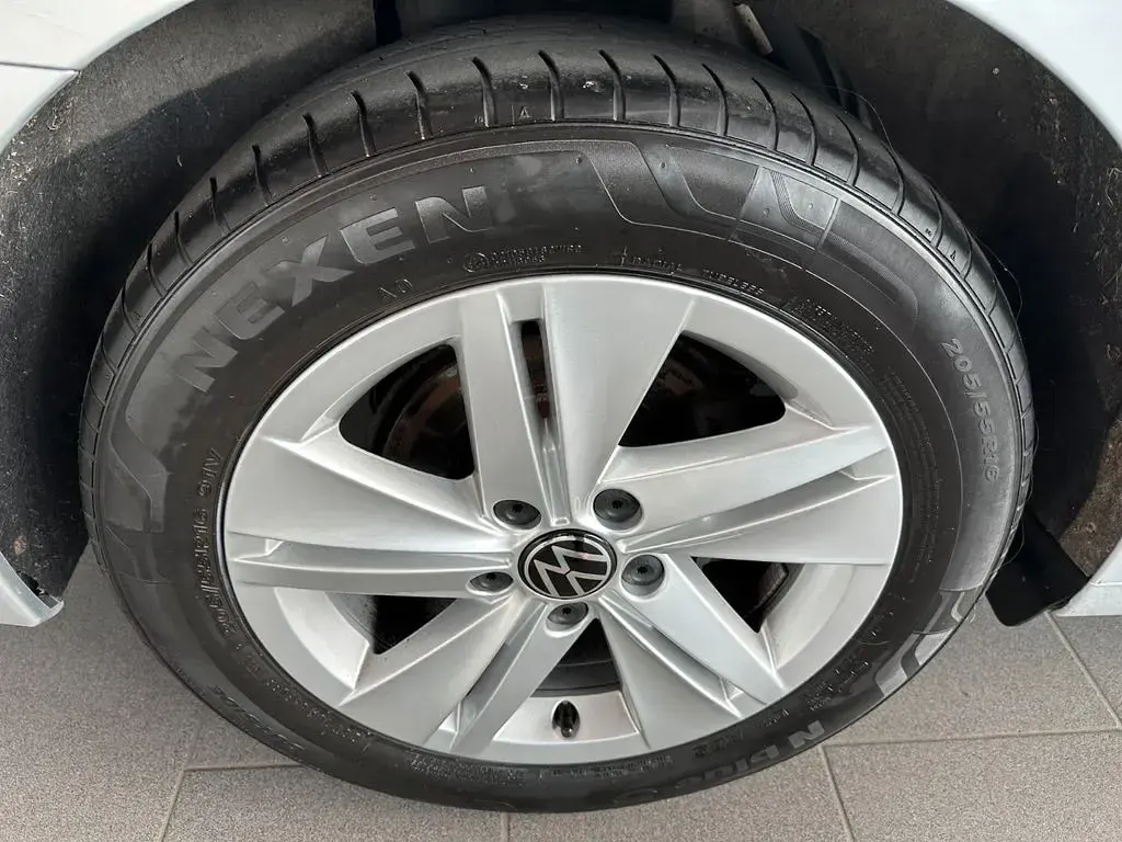 Gebraucht VW Golf VIII IQ Drive 150 PS (110 kW) 2022 Silber Kombi