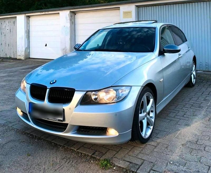 Grau Gebraucht 2006 BMW 320 Limousine | 3.200 € (Fairer Preis) - Bild 1/4