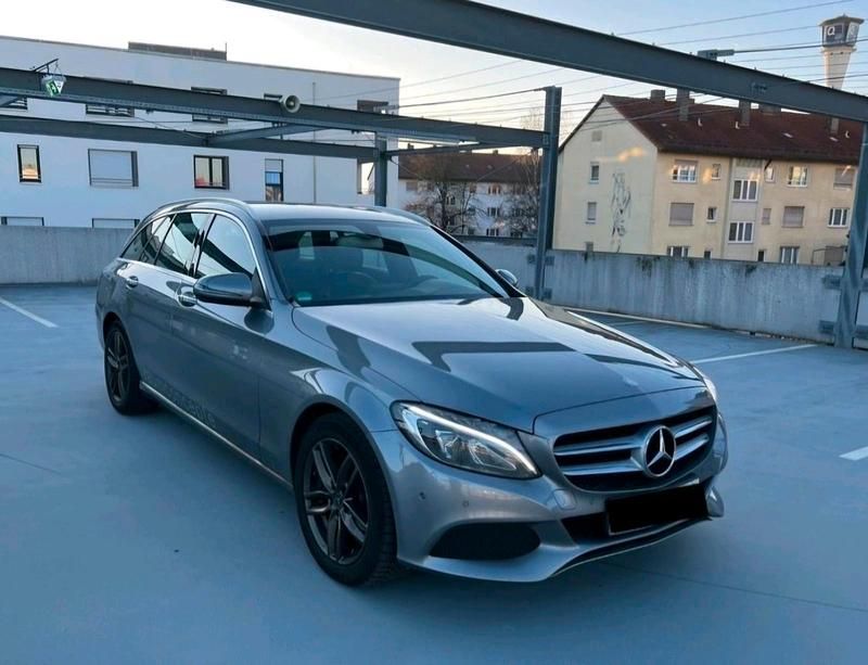 Grau Gebraucht 2015 Mercedes C220 Kombi | 16.500 € (Teuer) - Bild 1/4