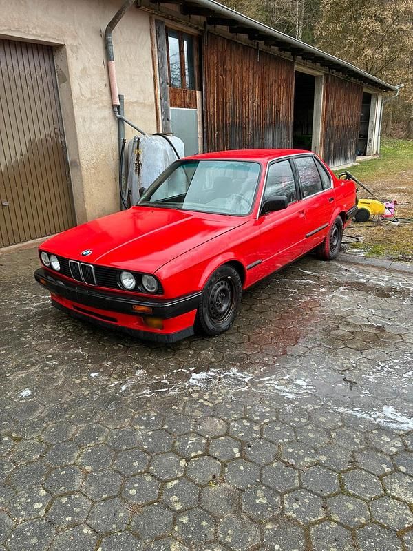 Gebraucht BMW 316 99 PS (72 kW) 1990 Rot Limousine