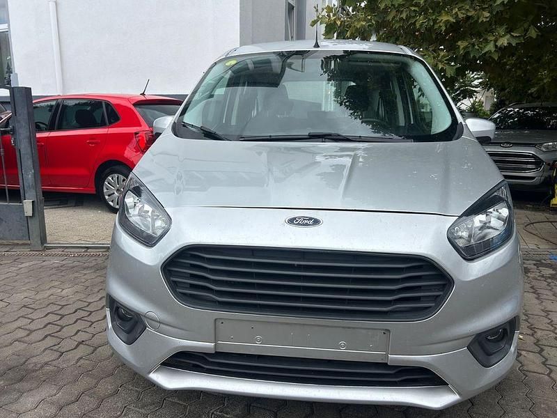 Gebraucht Ford Tourneo Courier Trend 75 PS (55 kW) 2021 Silber Van / Kleinbus