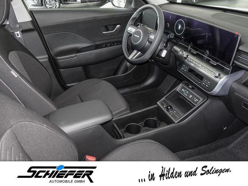 Neu Hyundai Kona Select 99 kW (135 PS) 2025 Weiß SUV