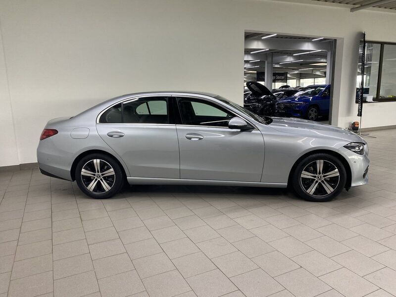 Gebraucht Mercedes C180 Avantgarde 170 PS (125 kW) 2024 Silber Limousine