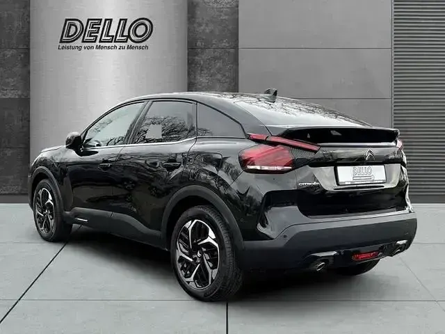 Używany Citroën C4 PureTech 131 KM (96 kW) 2023 Czarny Sedan/Limuzyna