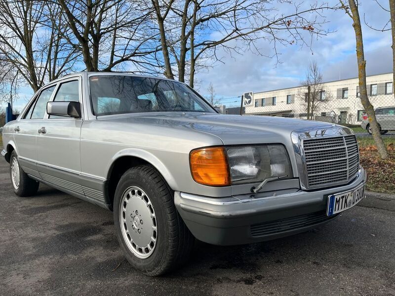 Silber Gebraucht 1982 Mercedes 380 SE Limousine | 13.900 € - Bild 1/4