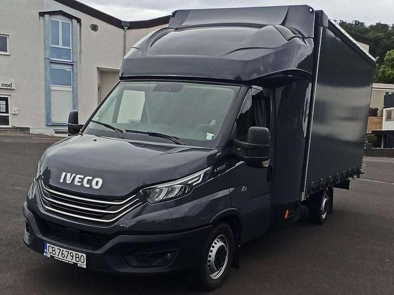 Gebraucht Iveco Daily 179 PS (131 kW) 2023 Grau