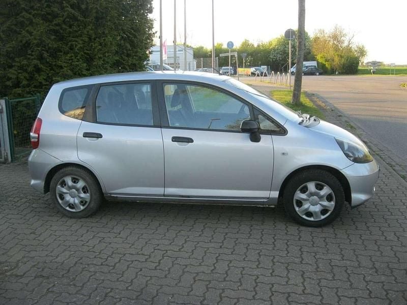 Gebraucht Honda Jazz 77 PS (56 kW) 2008 Silber Kleinwagen