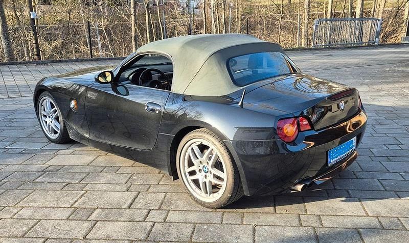 Gebraucht BMW Z4 Performance 231 PS (169 kW) 2003 Schwarz Cabrio