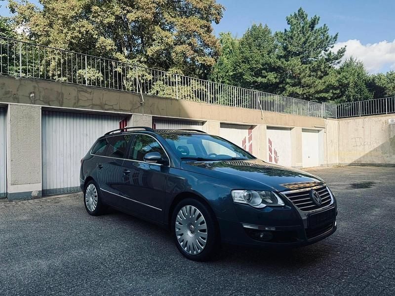 Grau Gebraucht 2011 VW Passat Kombi | 3.550 € (Superpreis) - Bild 1/4