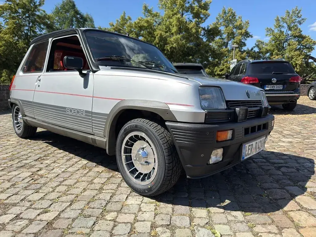 Używany Renault R5 107 KM (78 kW) 1983 Srebrny Hatchback
