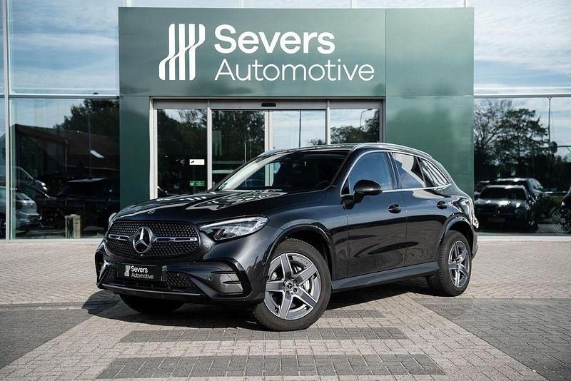 Grau Gebraucht 2023 Mercedes GLC300e AMG line SUV | 57.488 € (Fairer Preis) - Bild 1/4