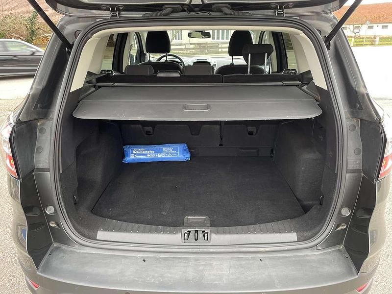 Gebraucht Ford Kuga Cool & Connect 150 PS (110 kW) 2019 Grau SUV