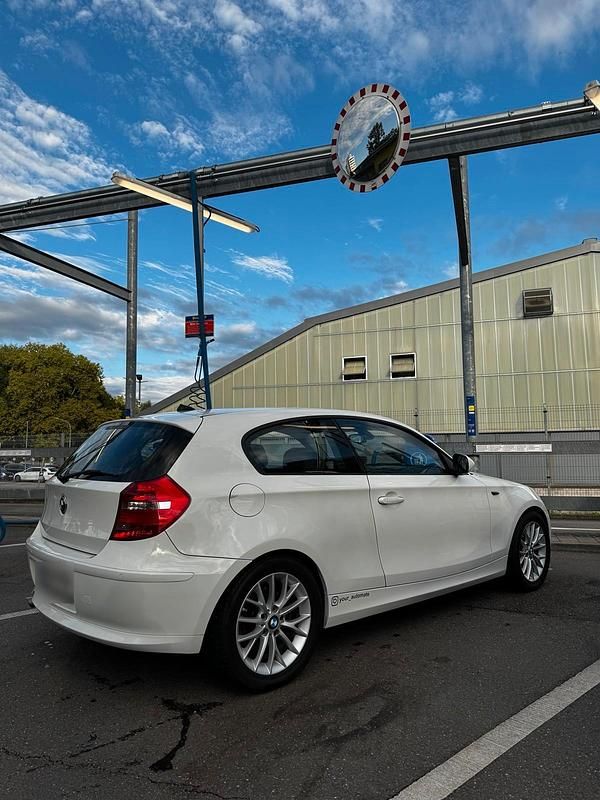 Gebraucht BMW 118 Coupé 147 PS (108 kW) 2010 Weiß Coupé